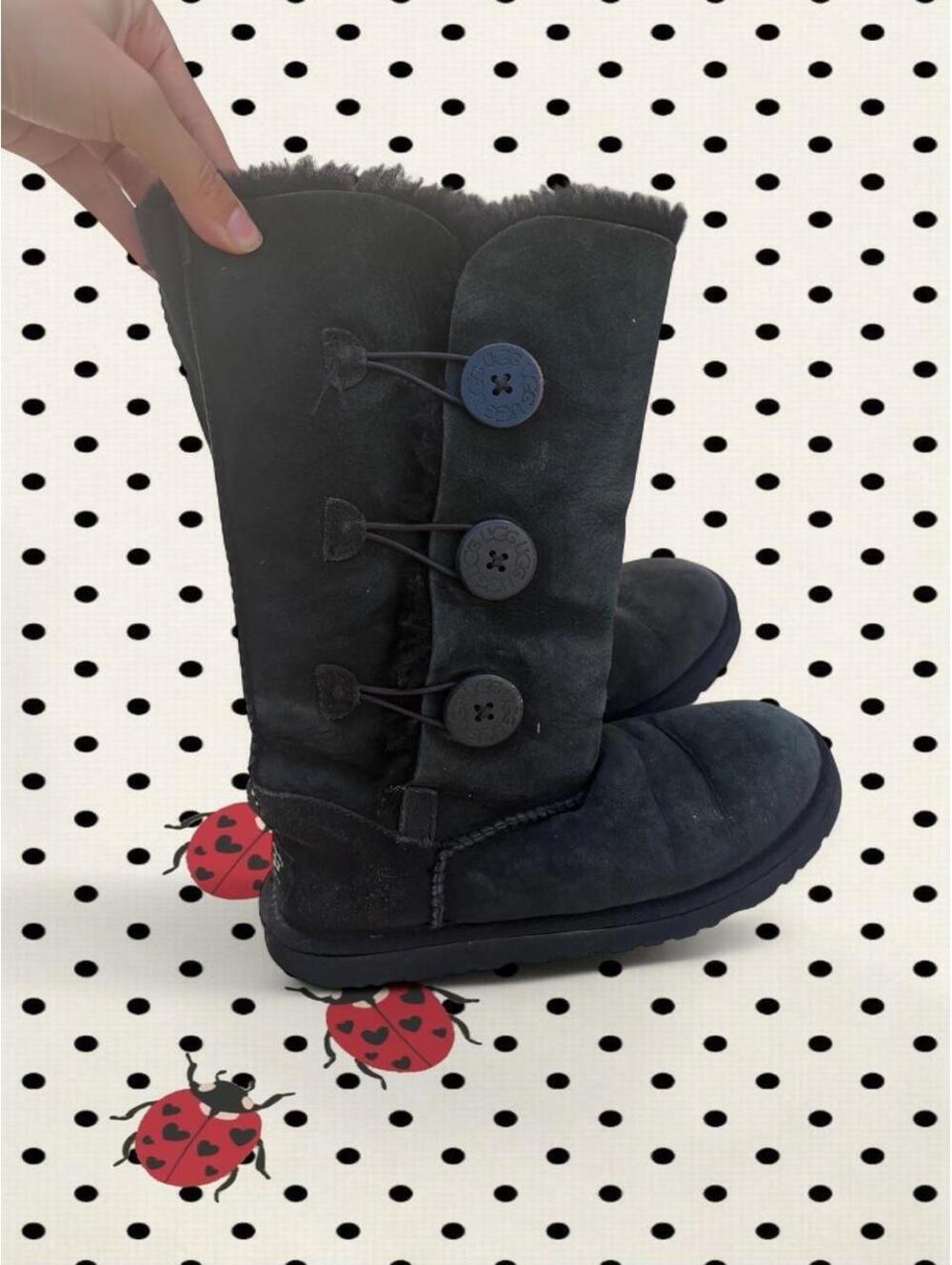UGG Women's Black and Grey Boot